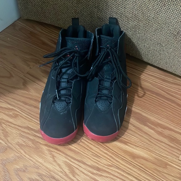 Black Jordan’s - Picture 1 of 5